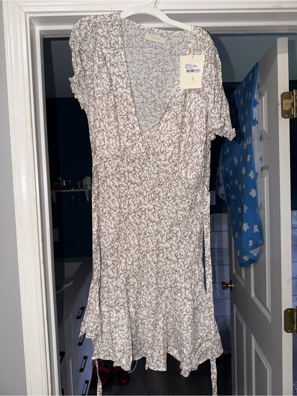 Faithful Light Cream Floral V-Neck Women's Dress size xxl